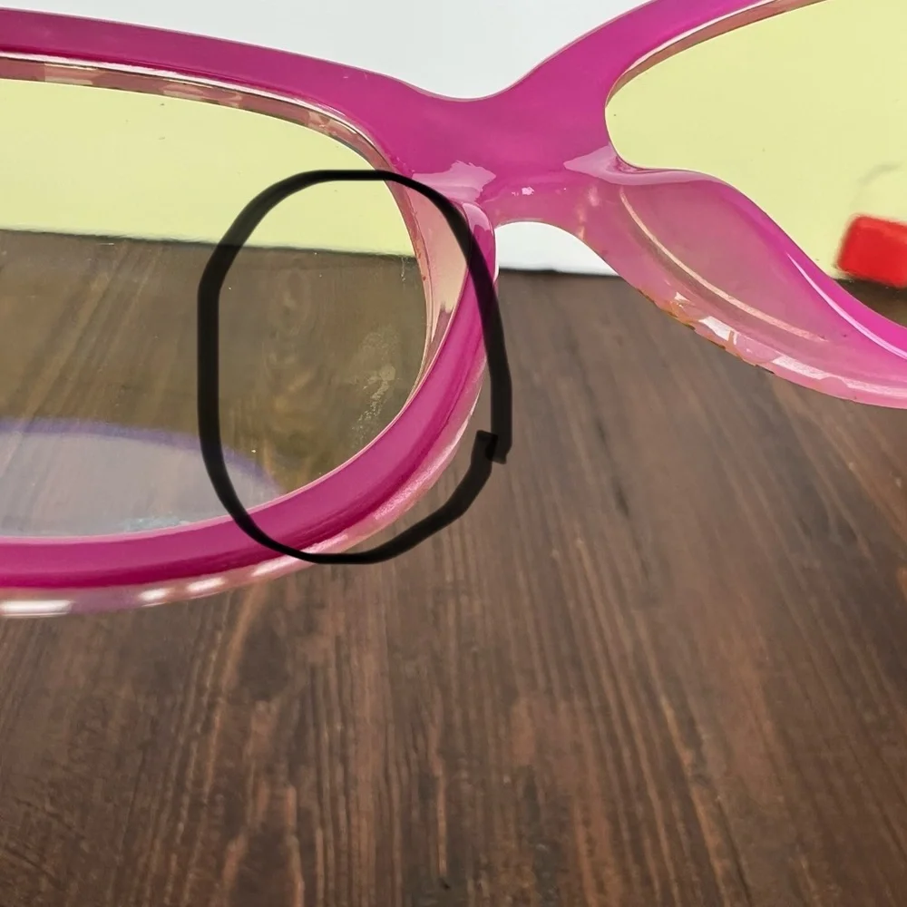 TrueDark Kids blue light blocking glasses.